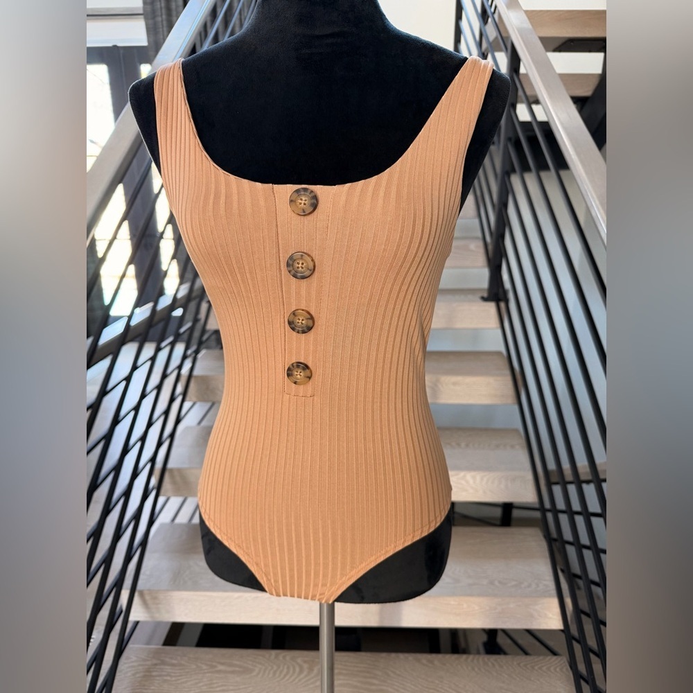 New Ribbed Tan Button-Front Bodysuit size XS